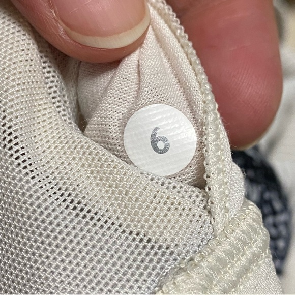 Lululemon Tank Top Women’s Size 6 Run Times Tank Top Heathered Ghost - Picture 8 of 11